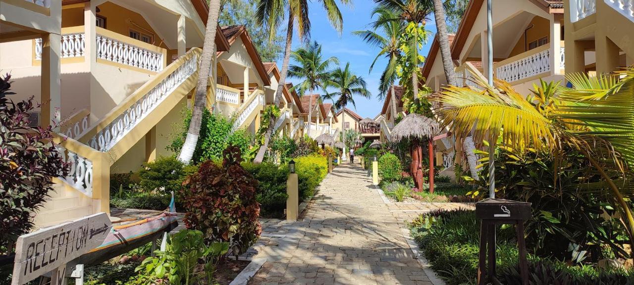 Laguna Beach Morondava Exterior photo